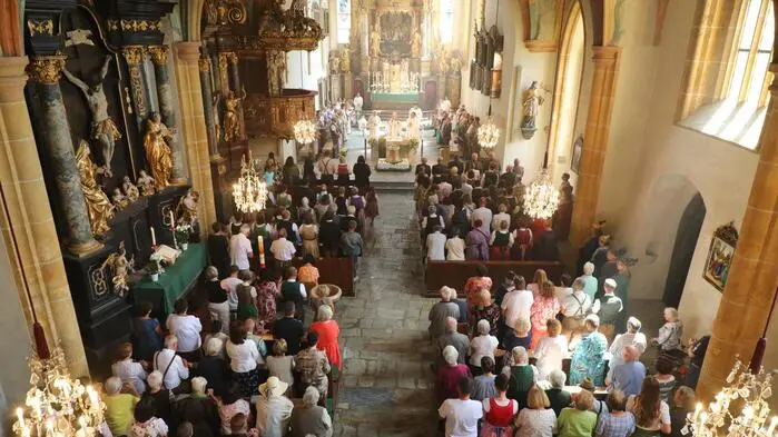 Viele Wegbegleiter waren in die Stadtpfarrkirche zum Heiligen Rupert gekommen.