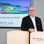 „Gute Auftragseingänge und innovative Produktneuheiten lassen ein stabiles Verkaufsjahr 2026 erwarten“, sagt Hans Peter Schützinger, Sprecher der Porsche Holding Salzburg Geschäftsführung