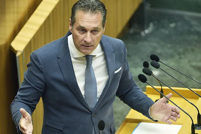Ich sehe hier kein Gegensteuern. (Heinz-Christian Strache am Tag vor der Budgetrede Schellings, dem Parlament blieb er am Mittwoch fern)