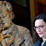 Willy Brandt im Rücken: Andrea Nahles war nach 150 Jahren Parteigeschichte die erste Frau an der Spitze der deutschen Sozialdemokraten 