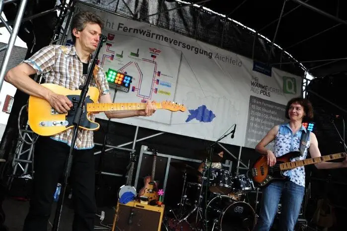 So traten am 20. Juli auf der Platzlmarkt-Bühne etwa die Gruppe „Stereoparty“, Josh mit seinem Hit „Cordula Grün“ und die „Old School Basterds“ auf.