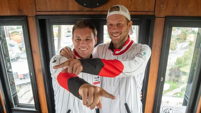 Lucas Miedler (links) und Debütant Neil Oberleitner sollen es heute im Doppel für Österreich richten