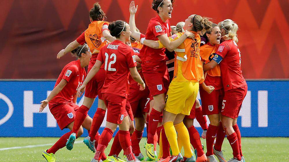 Englands Frauen jubelten über den ersten Sieg gegen Deutschland