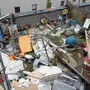 Die gesamte Einrichtung wurde auf die Terrasse geschleudert