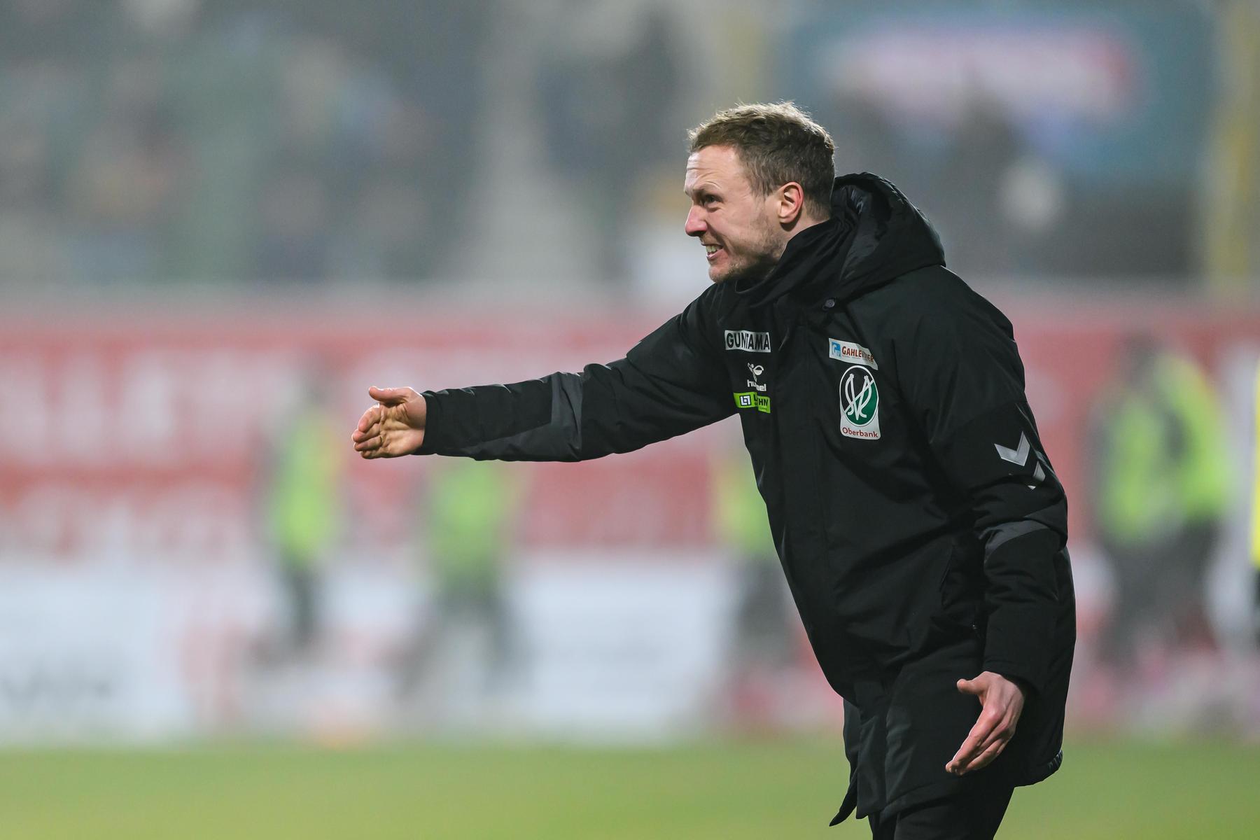 Fußball: Ried-Trainer Senft erhielt Erlaubnis für Gespräch mit Sturm