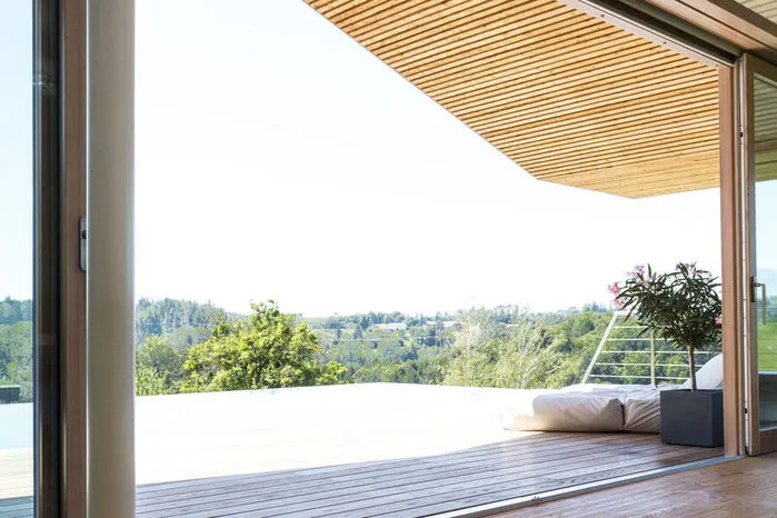 Jedes Zimmer hat einen eigenen Zugang zur Terrasse.