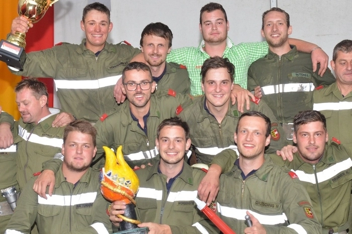 Im Zuge des Jubiläums wurde auch das Cupfinale der Feuerwehren des Bezirks ausgetragen. Jubeln durfte am Schluss die Gruppe 4 der FF Hühnersberg.