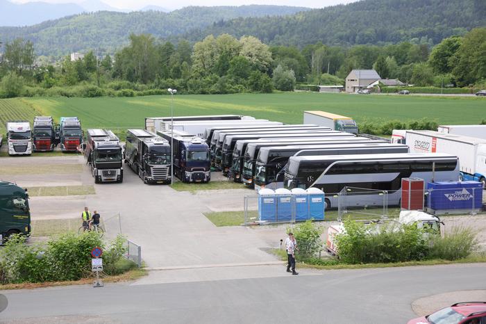 Der Terrorverdächtige war auch bei den Rammstein-Konzerten vor wenigen Wochen in Klagenfurt als Bühnenaufbaumitarbeiter vor Ort (Archivbild aus 2022)