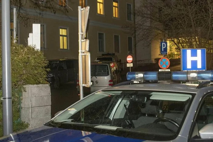 Sie drohte damit, dass ein Bombe im Spitalsgebäude deponiert sei.