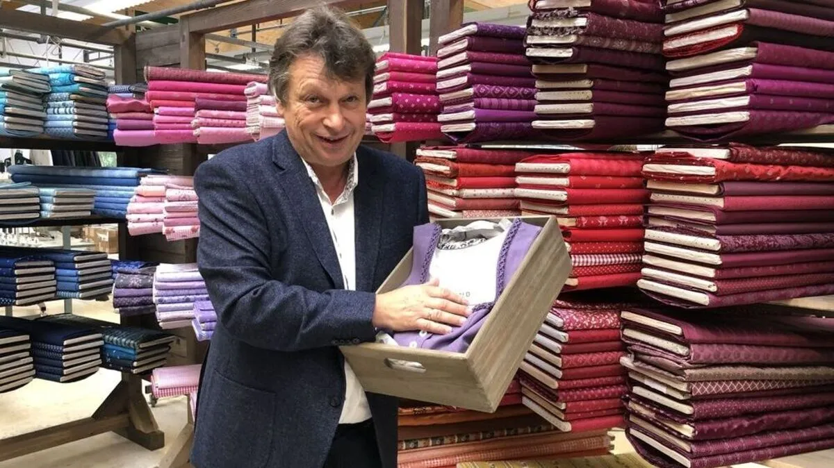 Wilfried Vogl führt das Unternehmen mit seiner Frau Ingrid und Neffe Jürgen Vogl – letzterer ist die vierte Generation der „G’wandmacher“