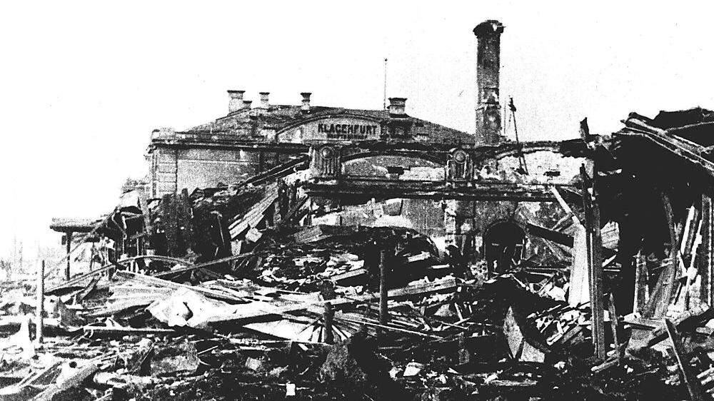 Der Bahnhof wurde von den Bomben nahezu komplett zerstört.