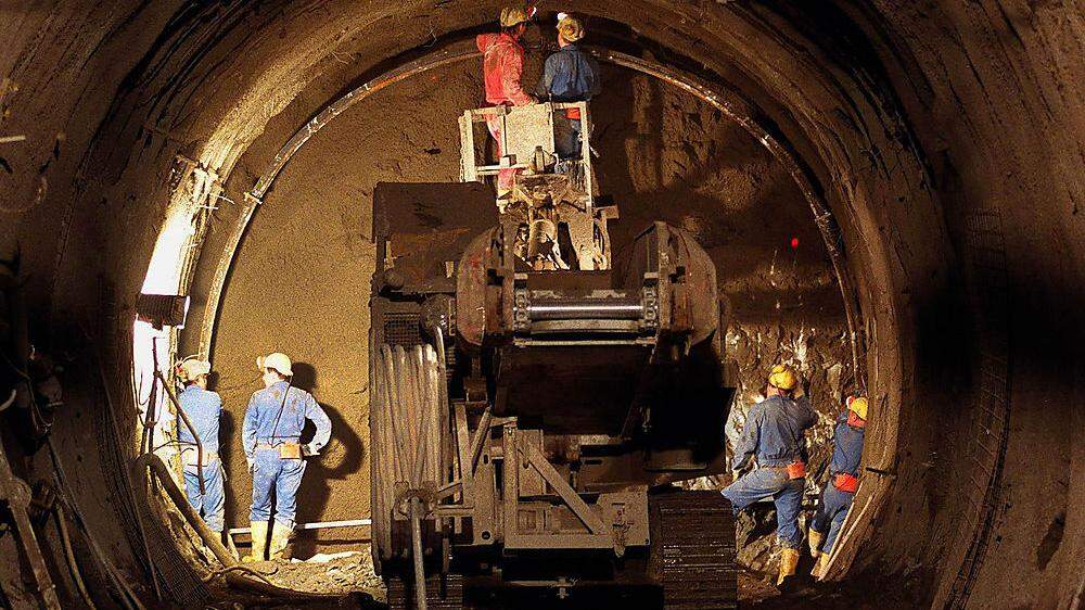 Bei Bau des Tunnels dürfte Material im Wert von zwei Millionen Euro verschwunden sein