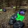 Müllsäcke, die in einen Wald geworfen wurden | Müllsäcke voller Speisereste wurden in einem Wald am Verditz gefunden
