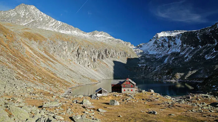 Dösener See: Der in den Hohen Tauern gelegene See ist von Mallnitz aus zu Fuß gut erreichbar.