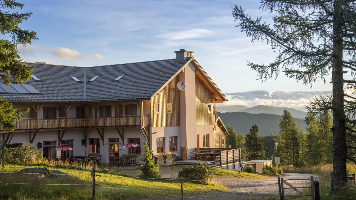 Das Jufa-Hotel auf der Hochrindl wurde wegen Personalmangel geschlossen 