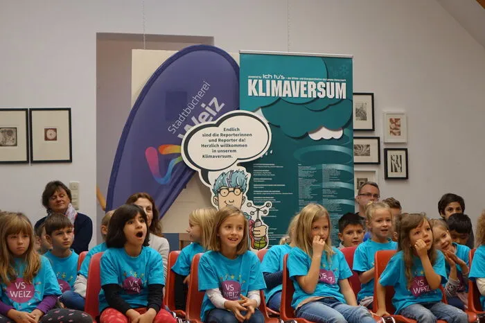 Zur offiziellen Eröffnung kamen Kinder der Volksschulen Weiz und Weizberg, tanzten und sangen Lieder.