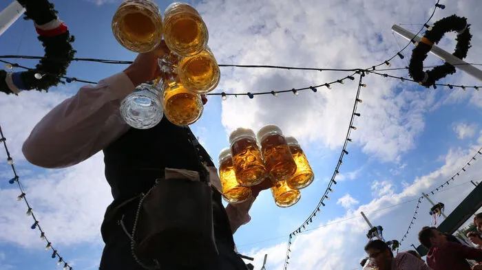 Die beiden Männer hatten zuvor beim Oktoberfest (zu) tief ins Glas geblickt