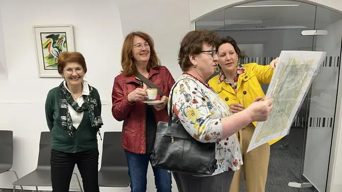 Zahlreiche Gäste folgten der Einladung der Kleinen Zeitung zum fünften Künstlercafé im Regionalbüro Feldbach