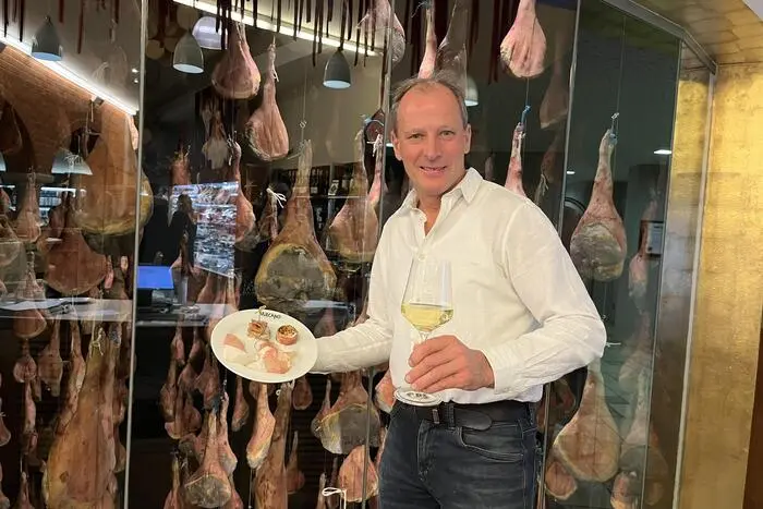Franz Habel servierte Köstlichkeiten vom Vulcano-Schwein