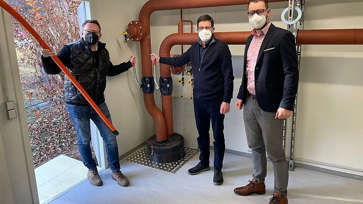 Bürgermeister Michael Maier, Gesellschafter Franz Aschbacher und Peter Gerd Mölschl, Geschäftsführer und Projektleiter (von links)