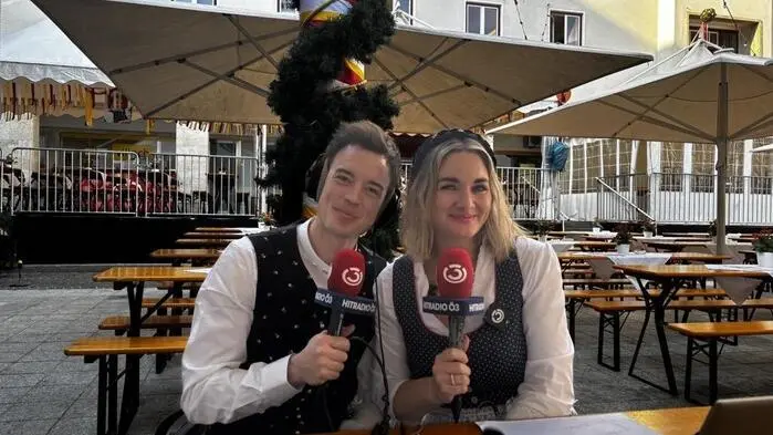 „Der Boden klebt noch von gestern“, stellen Hiller und Hansa frühmorgens um 5 Uhr fest
