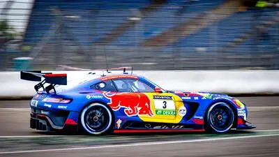 Der Mercedes des Verstappen-Teams musste mit einem Schaden an der Antriebswelle abgestellt werden 