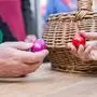 Beim Eierpecken am Ostersamstag kann man auch schöne Preise gewinnen