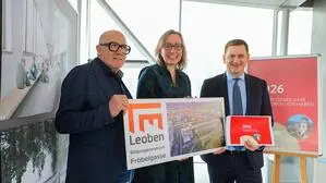 Leoben, Bürgermeister Kurt Wallner (SPÖ) präsentierte gemeinsam mit Gemeinderätin Susanne Sinz (Grüne) und Stadtrat Walter Reiter (Bürgerliste) die Vorschau auf 2026 