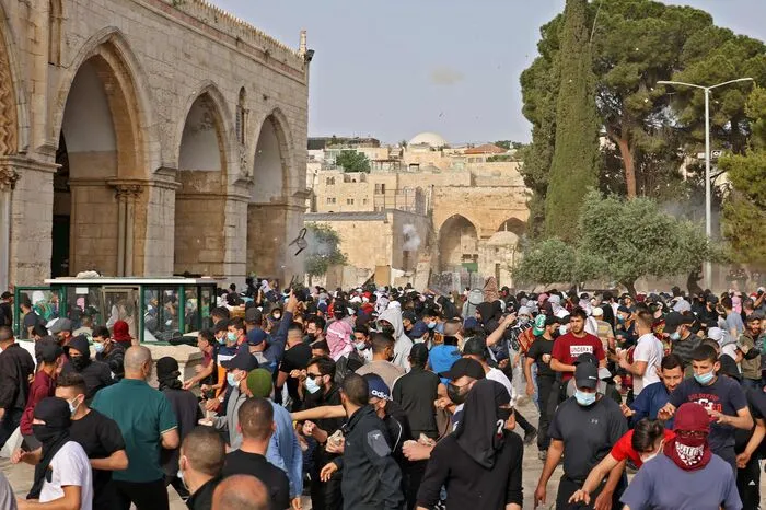 Auf dem Tempelberg in Jerusalems Altstadt war es am Montag davor erneut zu schweren Auseinandersetzungen gekommen.
