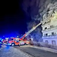 Kurz vor 22 Uhr wurden die Feuerwehren zu einem Brand in einem Wohnhaus in Klagenfurt-Waidmannsdorf alarmiert