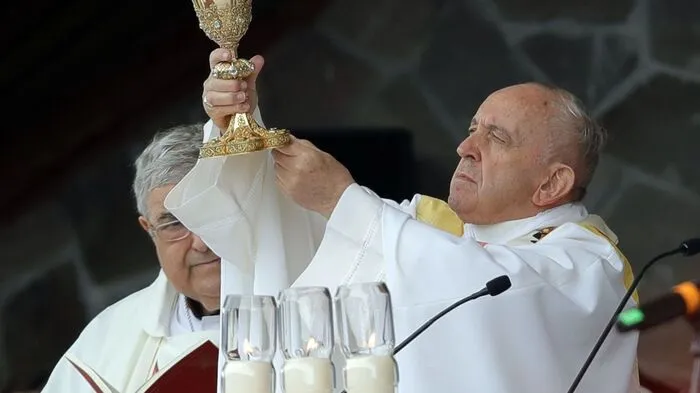 Der Papst besucht derzeit Rumänien.