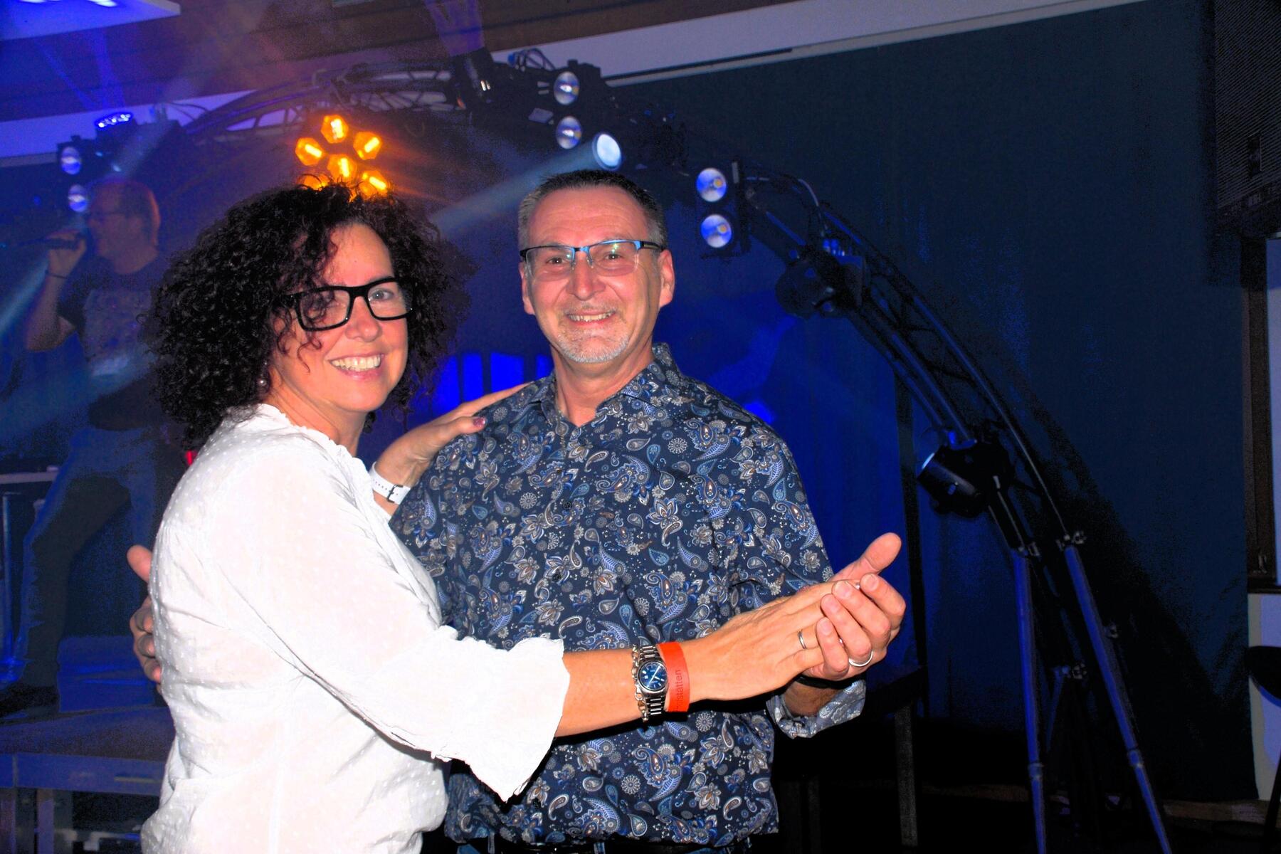 Tanzparty der FF Hofstätten/Raab: DJ Erich Fuchs ließ mit Schlagern das Tanzparkett brennen