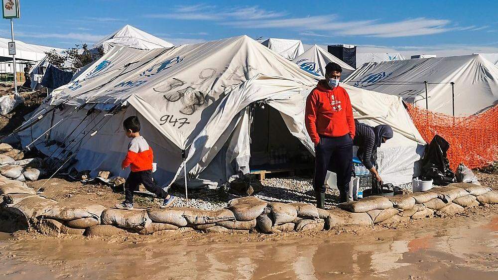 Das Zeltlager Kara Tepe wurde im vergangenen September innerhalb weniger Tage als provisorischer Ersatz für das abgebrannte Flüchtlingscamp Moria errichtet