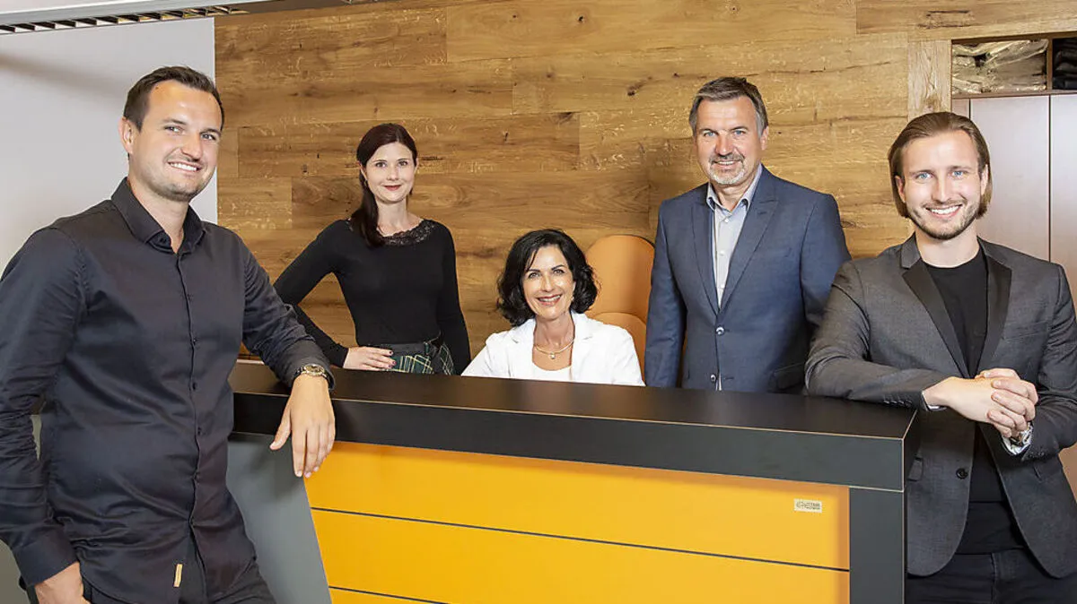 Die Familie Hojas bei der Arbeit: Christoph, Lisa, Karin, Günter und Lukas sind ein eingespieltes Team