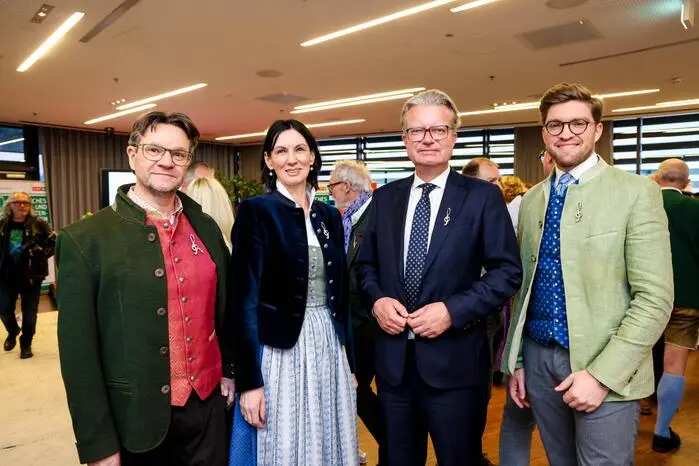 Obmann Karl Lenz, Leiterin „Steirisches Heimatwerk“, Zweiter Landtagspräsident Christopher Drexler (ÖVP) und Volkskultur Steiermark Geschäftsführer Simon Koiner