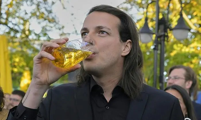 BP-WAHL: DOMINIK WLAZNY