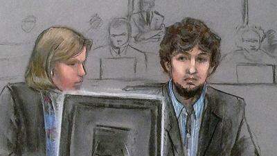 Dzhokhar Tsarnaev (rechts) mit seiner Anwältin