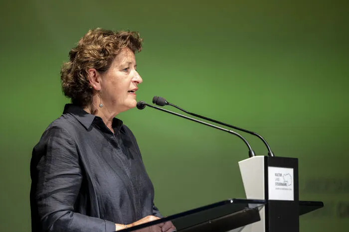Umwelt-Landesrätin Ursula Lackner griff den geschärften Blick auf die gesellschaftliche Rolle von Kultur und somit auch auf Regionalentwicklung, Klimaschutz und Nachhaltigkeit auf.