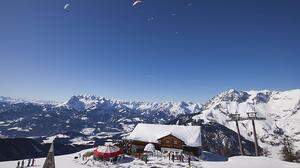 Atemberaubende Aussichten von der Piste und aus der Luft bietet das Skigebiet Werfenweng