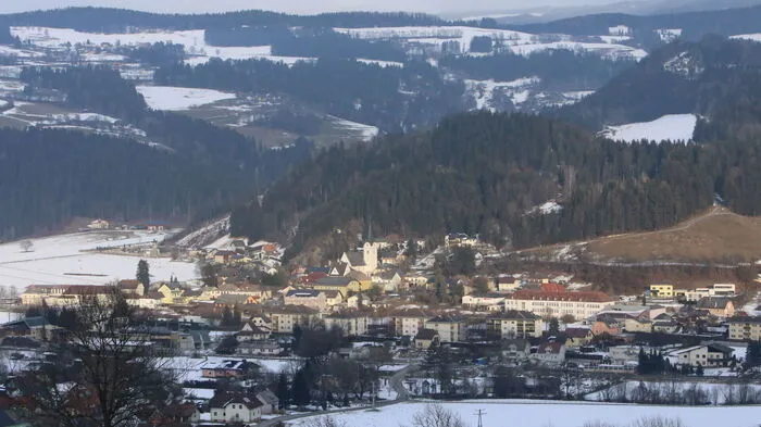 Rund einen halben Kilometer vom Ortszentrum entfernt ... 