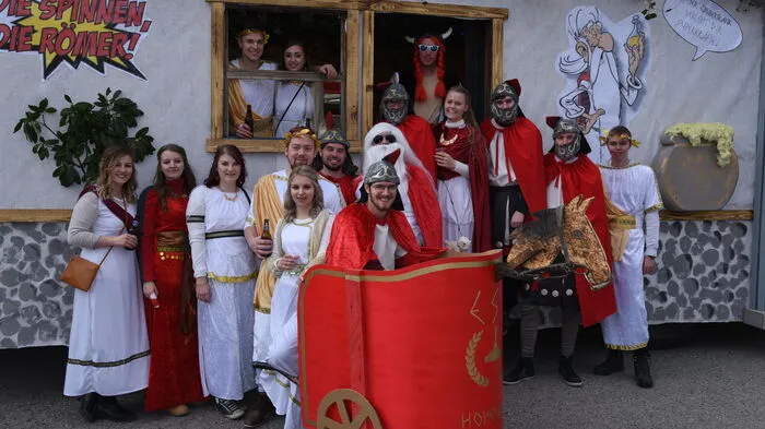 Ganz im Zeichen der 850 Jahrfeier der Marktgemeinde Bad Waltersdorf stand auch das diesjährige Blochziehen.