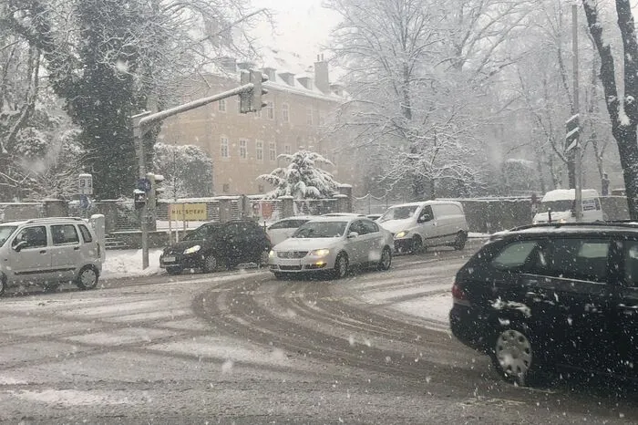 Im Klagenfurter Becken werden 10 bis 15 Zentimeter Neuschnee erwartet.