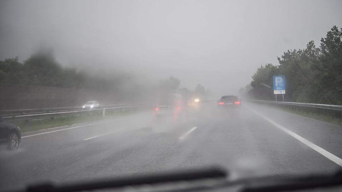 Regen und Stau heute früh auf der A9