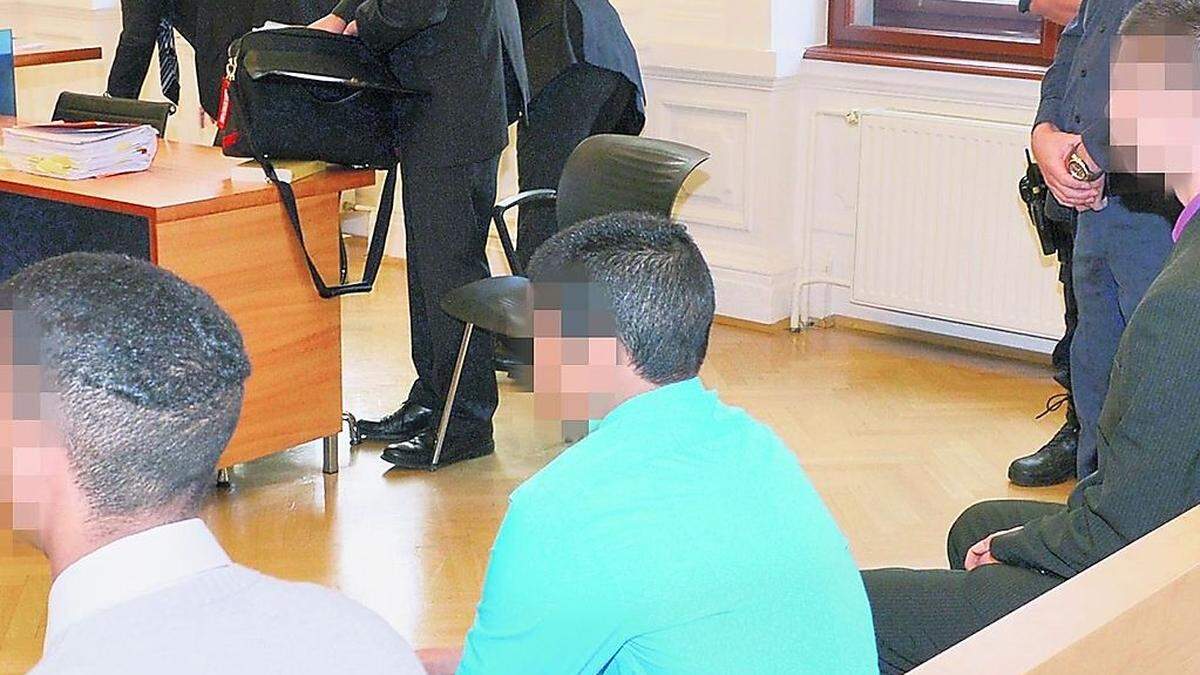 Die jugendlichen Täter wurden 2013 zu Haftstrafen verurteilt. Ihre Opfer klagen jetzt die Stadt Graz