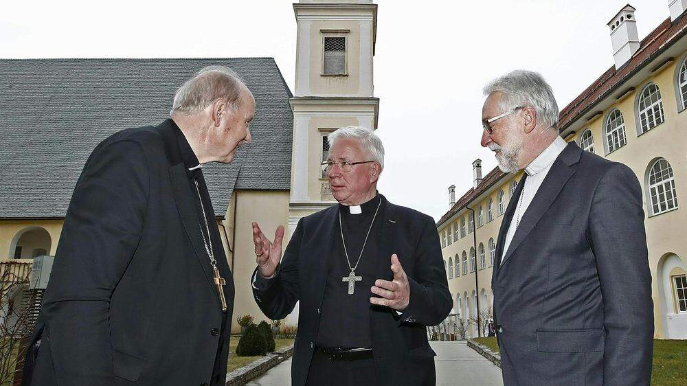 Kardinal Christoph Schönborn, Erzbischof Franz Lackner und Diözesanbischof Josef Marketz (von links)