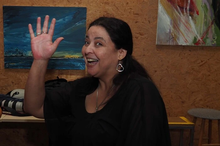 Carmen Kassekert (am Foto), die den Poetry Slam vor Jahren nach Kärnten gebracht hat und seither mehrmals im Jahr Slams veranstaltet, hat es geschafft, die heurigen Meisterschaften, den Ö-Slam, in die Kärntner Landeshauptstadt zu holen.