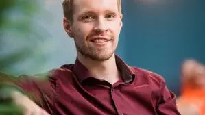 Florian Buschmann ist heute Psychologe und arbeitet mit Jugendlichen gegen Handy-Sucht. Er war selbst lange betroffen. 