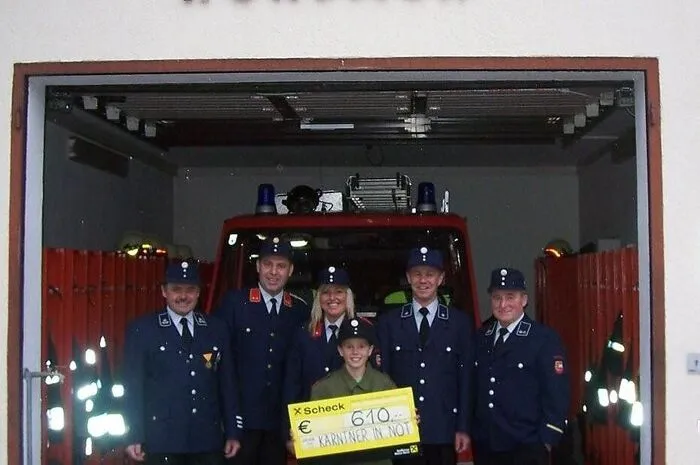 Am Heiligen Abend bestand im Rüsthaus der FF Wurdach untertags die Möglichkeit, sich das Friedenslicht aus Betlehem abzuholen. Diese Aktion fand unter den Anwohnern großen Anklang und es kam eine stolze Spendensumme in Höhe von 610 Euro zusammen.Die Kameradschaft der Freiwilligen Feuerwehr kam daher zu dem Entschluss diesen Betrag der Aktion "Kärntner in Not" zukommen zu lassen.