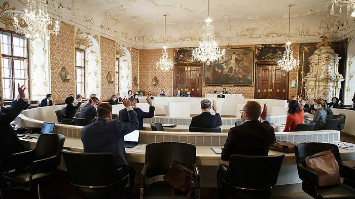 Die Einstellung der Schulsozialarbeit sorgte im Landtag für heftige Diskussionen