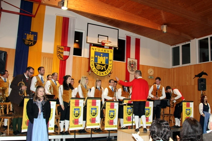 Mitwirkende waren der MGV Petzen Loibach, geleitet von Norbert Haimburger sowie die Jagdhornbläsergruppe Petzen unter der Leitung von Thomas M. Zdravja.